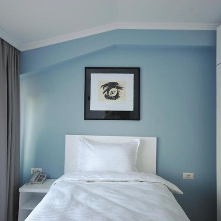 פרישטינה Hotel Callisto מראה חיצוני תמונה