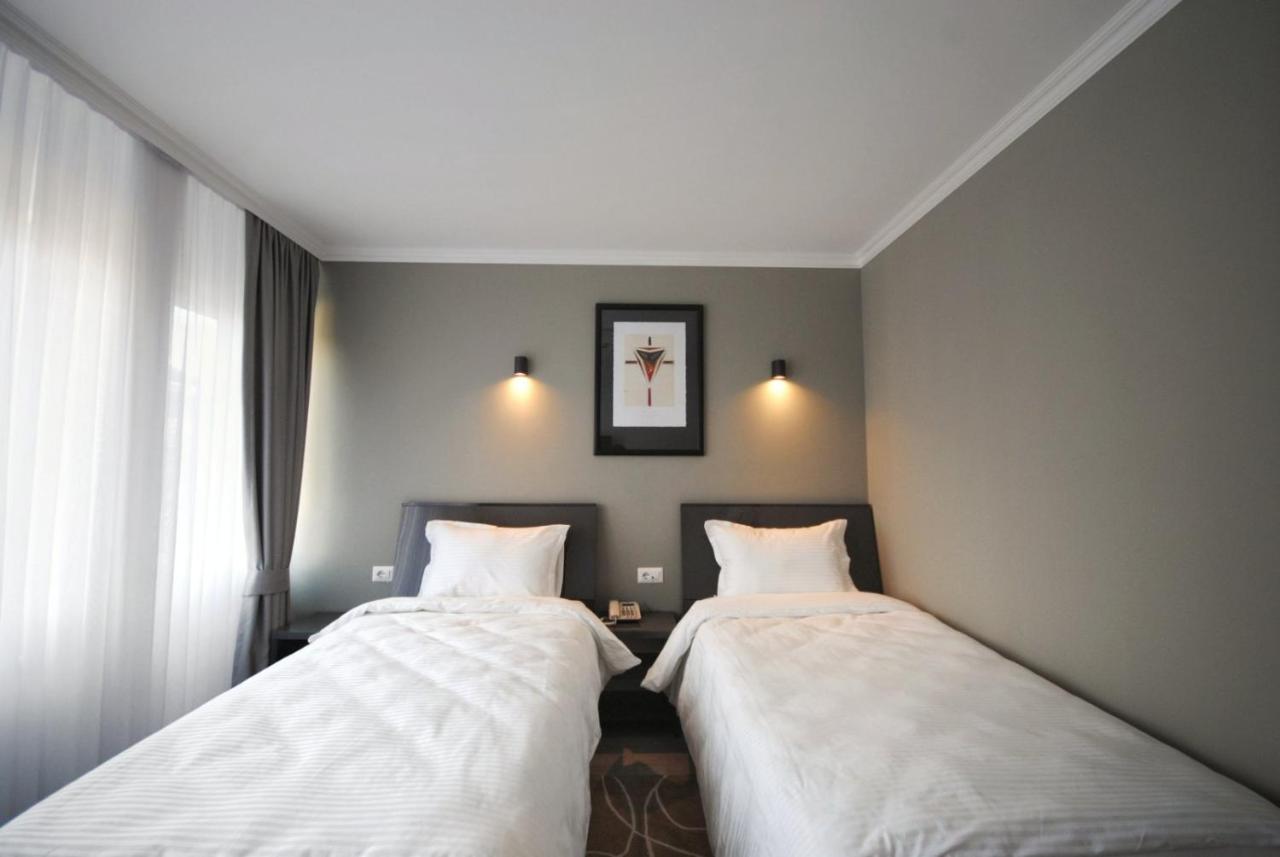 פרישטינה Hotel Callisto מראה חיצוני תמונה