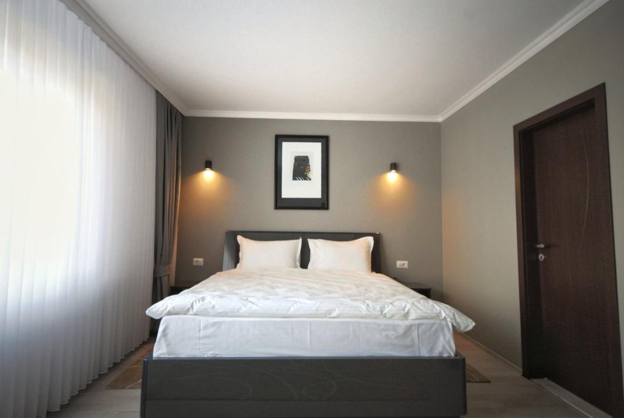 פרישטינה Hotel Callisto מראה חיצוני תמונה