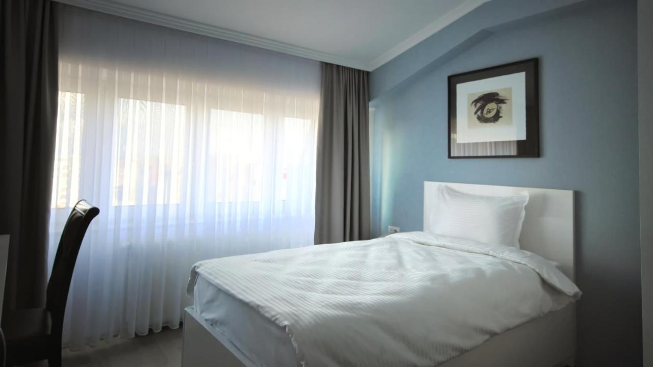 פרישטינה Hotel Callisto מראה חיצוני תמונה