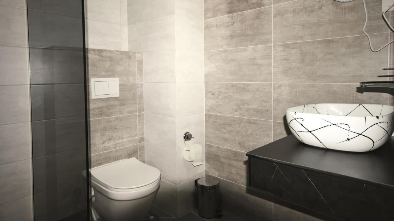 פרישטינה Hotel Callisto מראה חיצוני תמונה