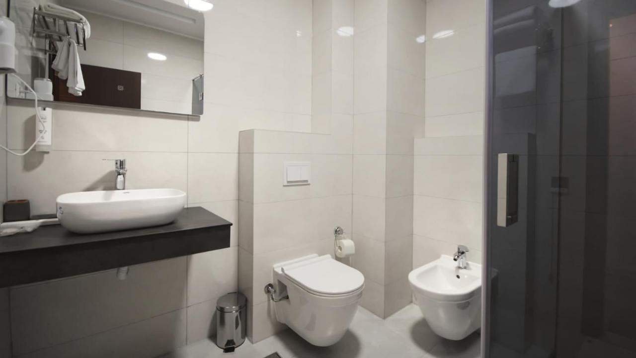 פרישטינה Hotel Callisto מראה חיצוני תמונה
