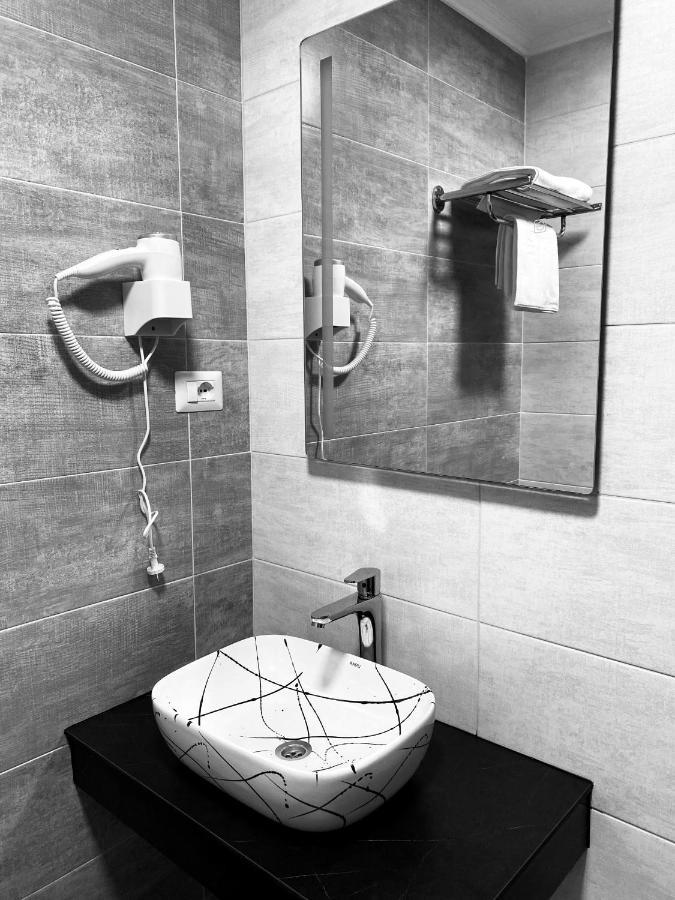 פרישטינה Hotel Callisto מראה חיצוני תמונה