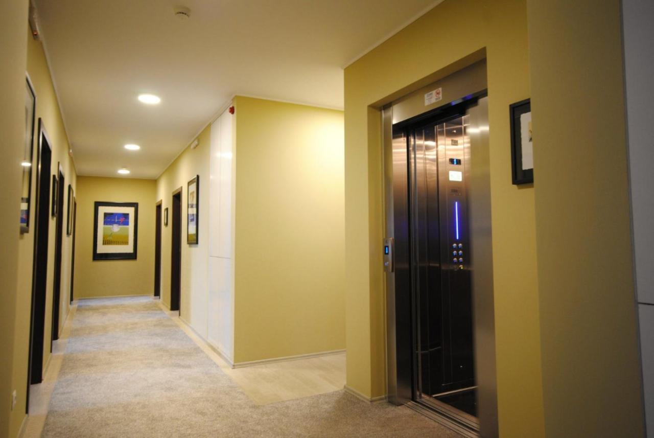 פרישטינה Hotel Callisto מראה חיצוני תמונה